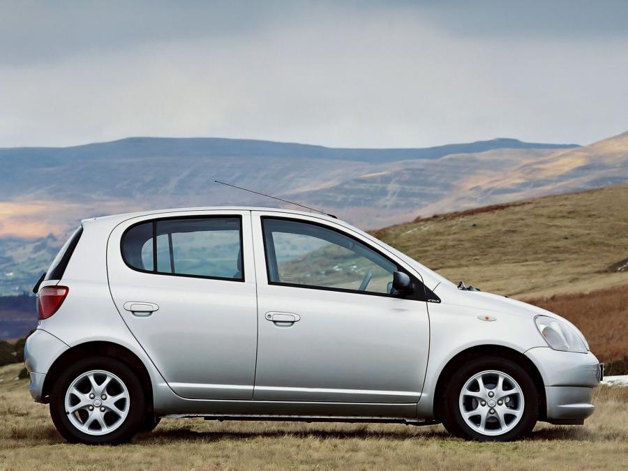  Toyota Yaris 5-Door 1999 года  (UK) (фото 8 из 16)